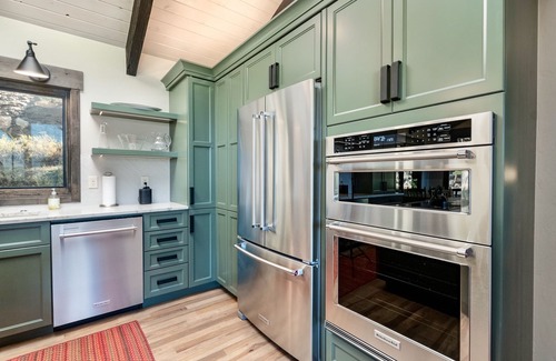 Windcliff Estates Casa | Moose Den Luxury Vacation Home At Windcliff 4 Bedroom Home by RedAwning