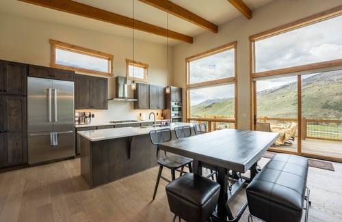 Silverthorne Casa | Moose Haven Hideaway- Pet Friendly Luxury Mountain Escape!