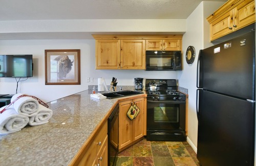 Eden Condominio | Moose Hollow Condo en Wolf Creek Utah Resort cerca del embalse de Pineview, Powder Mountain y Snowbasin