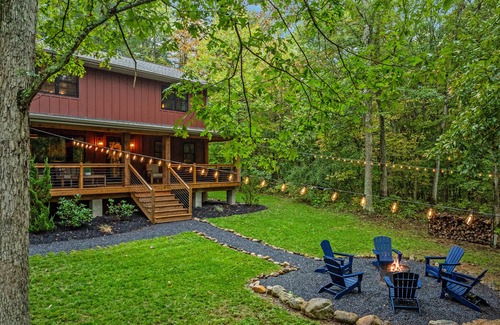 Berkeley Springs Cabina | 🫎Moose Lodge⭐️Secluded 5 STAR Cabin🪵Close to TOWN🌙Hot Tub under the stars🌲