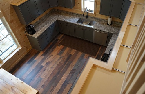 Beaver Cove Cabina | Moose Lodge - Water Access on Moosehead Lake!