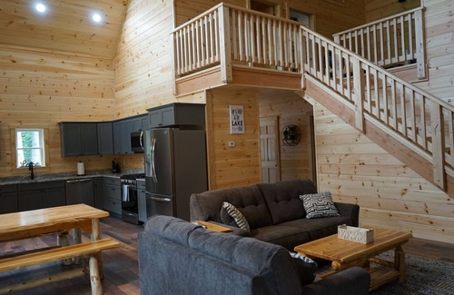 Beaver Cove Cabina | Moose Lodge - Water Access on Moosehead Lake!