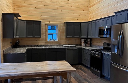 Beaver Cove Cabina | Moose Lodge - Water Access on Moosehead Lake!