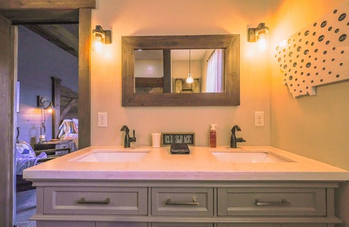 Eureka Casa | Moose Meadows – Stunning and Secluded Custom-Built Home on 60 Acres!