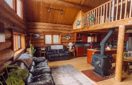 Fairbanks Cabina | Moose Mountain Cabin - Cozy Retreat with Aurora Views