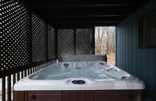 Lake Harmony Estates Casa | Moose Tracks Cabin Hot Tub 1 Mile To Lake