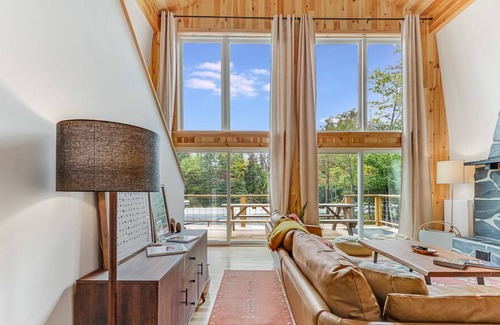Greenville Junction Casa | MooseHaus - Dream Cabin in by Moosehead Lake ME