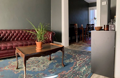 Bethlehem Casa | Moravian 5 bedroom townhouse