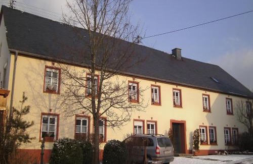 Morscheid-Riedenburg Casa | Morbach Hillside Mansion, cleaning included