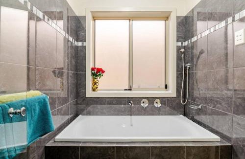 Enfield Villa | Morden Elegant 4 Bedroom House