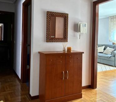 Distrito Oeste Apartamento | Moreda 48 - 2 Hab y 2 Baños - Garaje y Wifi - VUT-4961-AS