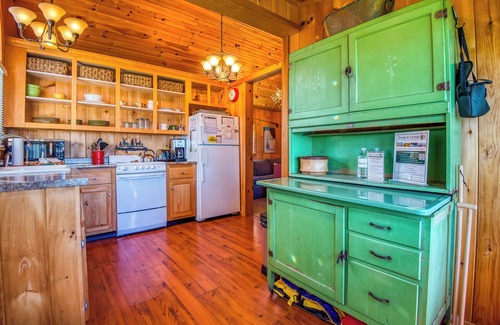 Rangeley Casa | Moregreen - Cute cabin on the shore of Haley Pond