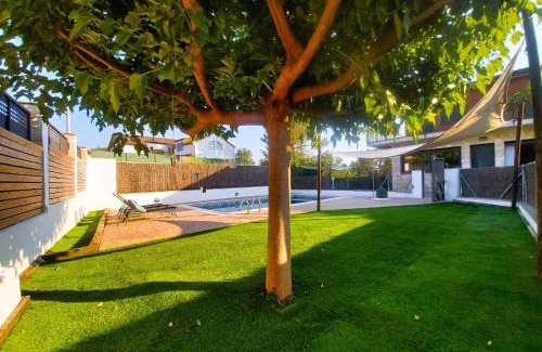 Fonollosa Casa | MORERA BLANCA piscina, barbacoa, chill-out
