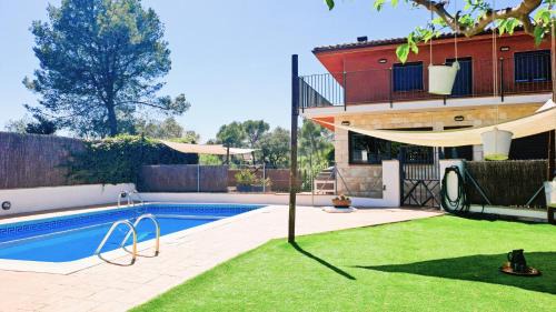 Fonollosa Casa | MORERA BLANCA piscina, barbacoa, chill-out