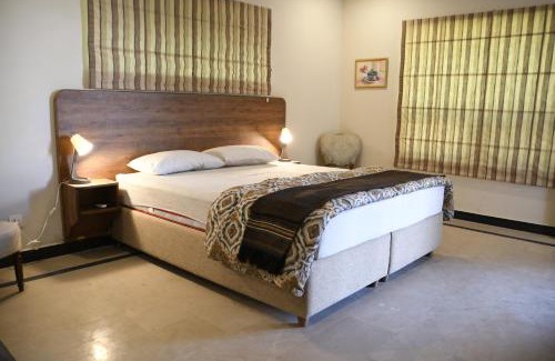 Rawalpindi Cabina | Morgah Resort - Guest Rooms