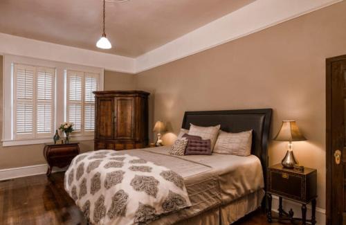 Shelby Cama Y Desayuno | Morgan and Wells Bed and Breakfast