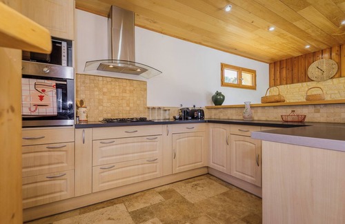 Condat-sur-Vezere Chalet De Esquí | Morganetta is a charming chalet with heated pool and jacuzzi