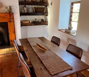 Bathurst Casa | Morley House - Charming 1820 Settlers Cottage