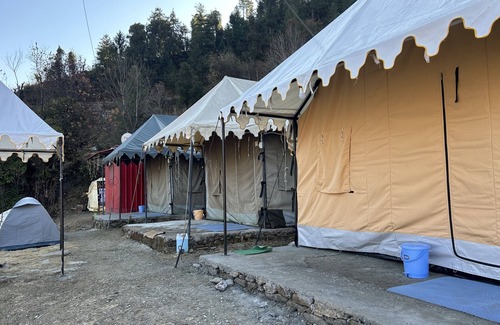 Auli Alquiler De RV | Morning Glory camping and trekking