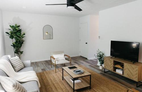 Berea Apartamento | "Morning View 1" Cozy Modern Stay - College/Hiking