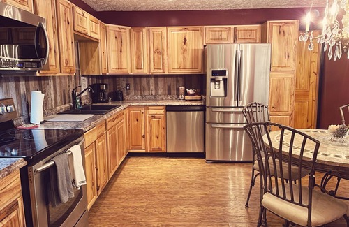 Stanton Casa | Morning View Ranch- Red River Gorge- Indoor Pool open March-Nov. Pet friendly.