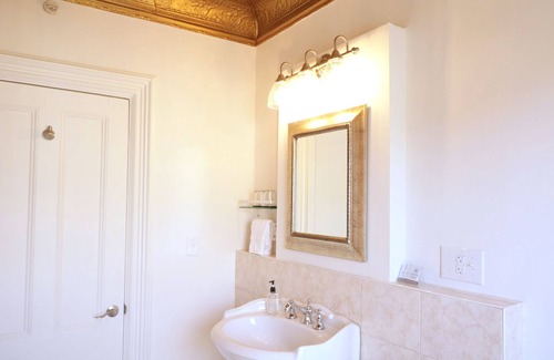Parkside Casa | Morrill Mansion | 2 | Self Check In | Parking