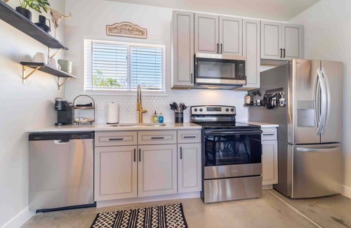 Morrison Casa | ‼️Morrison Getaway‼️ - 2BR House, BBQ , Free Parking