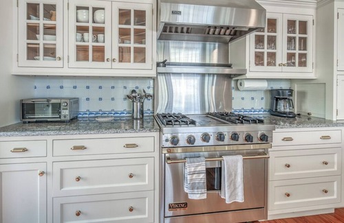 Edgartown Casa | Morse Ferry House - Deluxe Waterfront home on Edgartown Harbor w lighthouse view