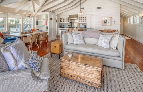 Edgartown Casa | Morse Ferry House - Deluxe Waterfront home on Edgartown Harbor w lighthouse view