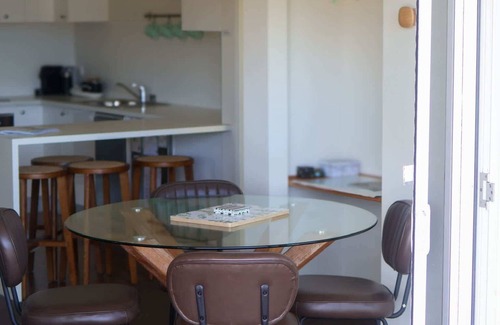 Orange Apartamento | Mortimer's Wines' Loft│Luxurious Vineyard Retreat