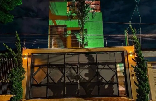 Vila Suzana Casa | Morumbi Triplex House with Jacuzzi