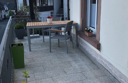 Reil Apartamento | MoselLiebe your destination on the Moselle with a view of the vineyards