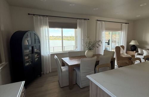 Moses Lake Casa | Moses Lake Vineyard Retreat-Waterfront Escapism