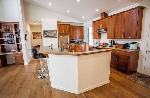 Mosier Casa | Mosier River View- 2 Bedrooms, 1.5 Bathrooms - Sweeping Panoramas