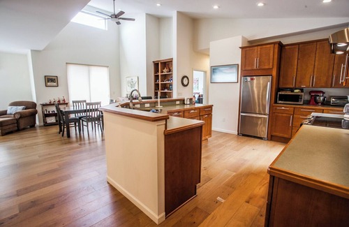 Mosier Casa | Mosier River View- 2 Bedrooms, 1.5 Bathrooms - Sweeping Panoramas