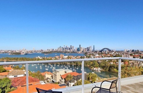 Mosman Apartamento | Mosman - MUS21 - Musgrave Street - 2BR Apartment with Harbour Views Parking Near South Mosman Ferry
