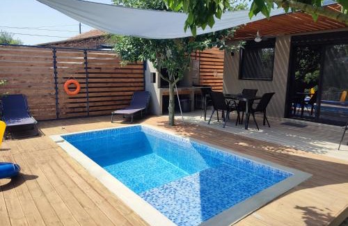 Nestos Casa | mosquito Luxury Studio