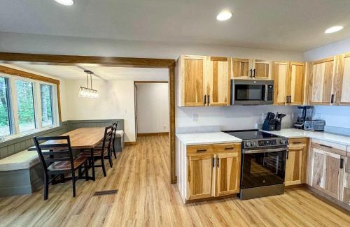 Lac du Flambeau Casa | Moss Lake Lookout Waterfront Home on LDF Chain