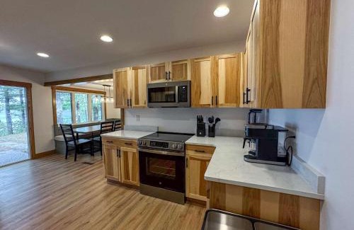 Lac du Flambeau Casa | Moss Lake Lookout Waterfront Home on LDF Chain
