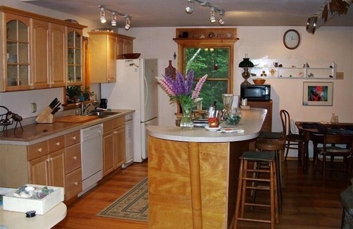 Boothbay Cabina | Mossy Glen Lodge 'Log Cabin' con un arroyo y una hamaca