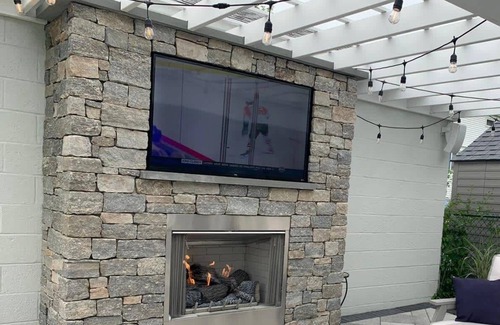 Fifth Ward Casa | Most desirable neighborhood Backyard Patio & Fireplace
