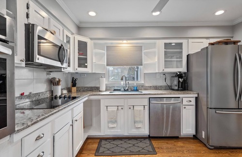 Raleigh Casa | Most Sought-After Area! 4-BR w/ Gym & Fire Pit!