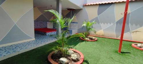 Quevedo Casa | Motel 5 Letras