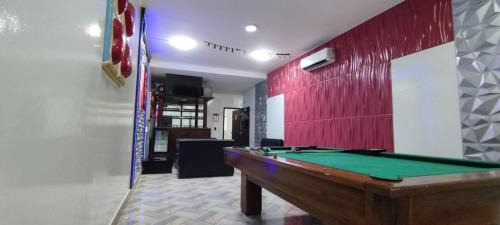 Quevedo Casa | Motel 5 Letras