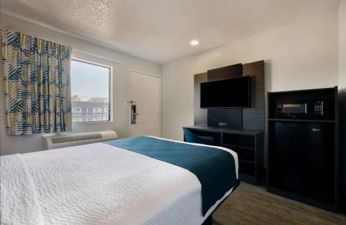 Northeast Anaheim Hotel | Motel 6-Anaheim, CA - Fullerton East