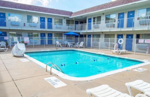 Ardmore Hotel | Motel 6-Ardmore, OK