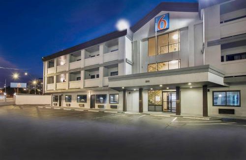 Downtown Atlanta Hotel | Motel 6-Atlanta, GA - Downtown