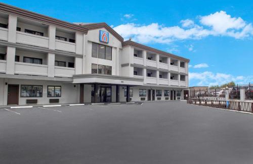 Downtown Atlanta Hotel | Motel 6-Atlanta, GA - Downtown