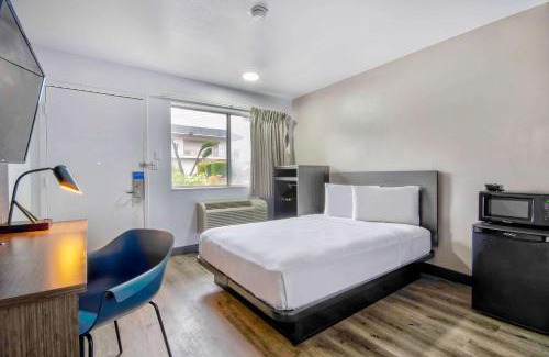North Lamar Hotel | Motel 6-Austin, TX - North