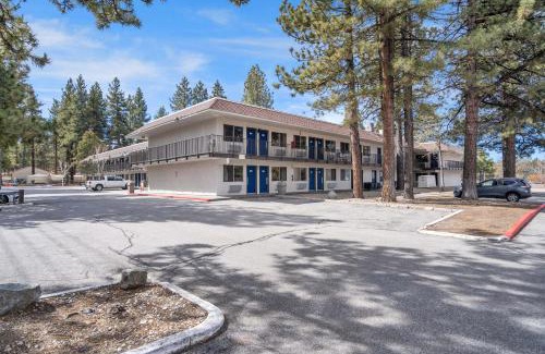 Big Bear Lake Hotel | Motel 6-Big Bear Lake, CA
